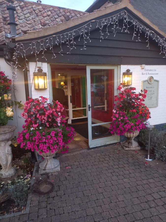 Golden Ball Hotel Elsworth Экстерьер фото